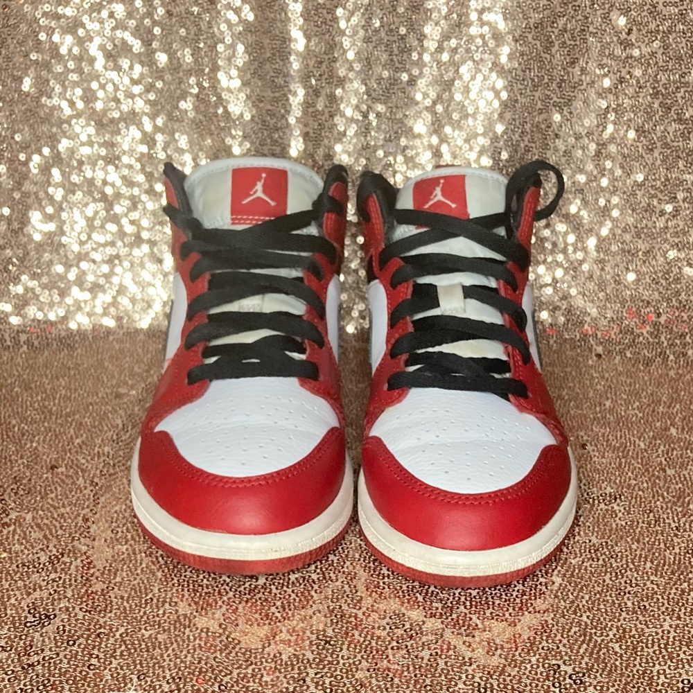 Kids jordan 1 mids